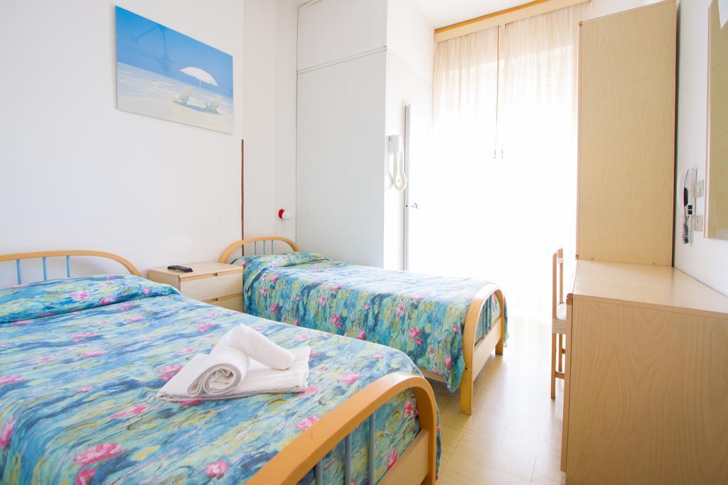 Hotel Hamburg セニガッリア 部屋 写真